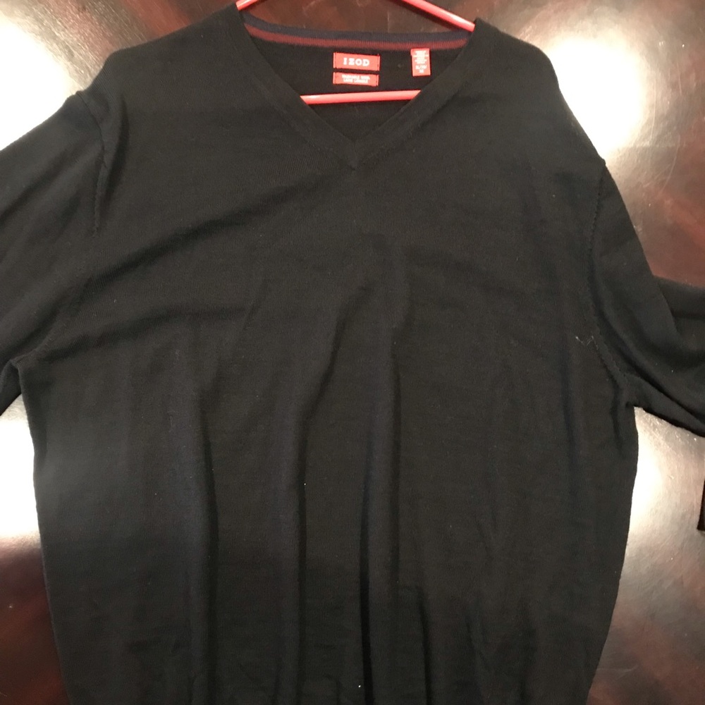 Izod sweater in Black, XL